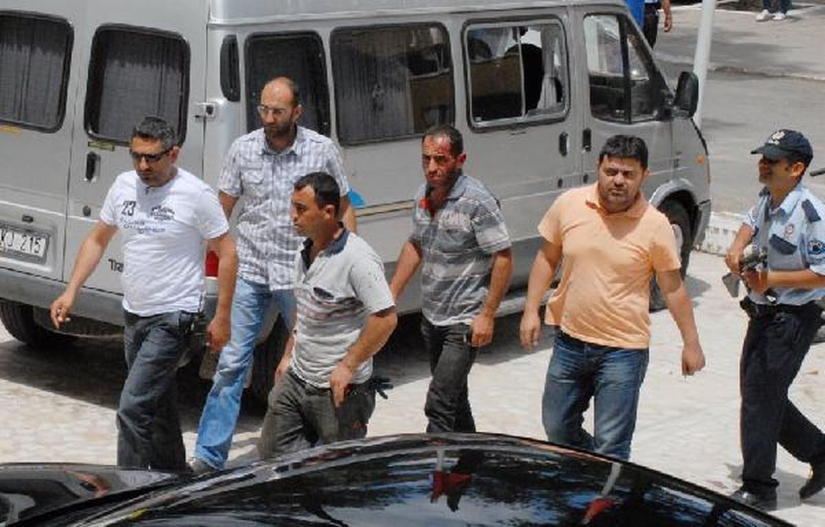 Çocukların Kavgasına Büyükler de Karıştı: 4 Yaralı