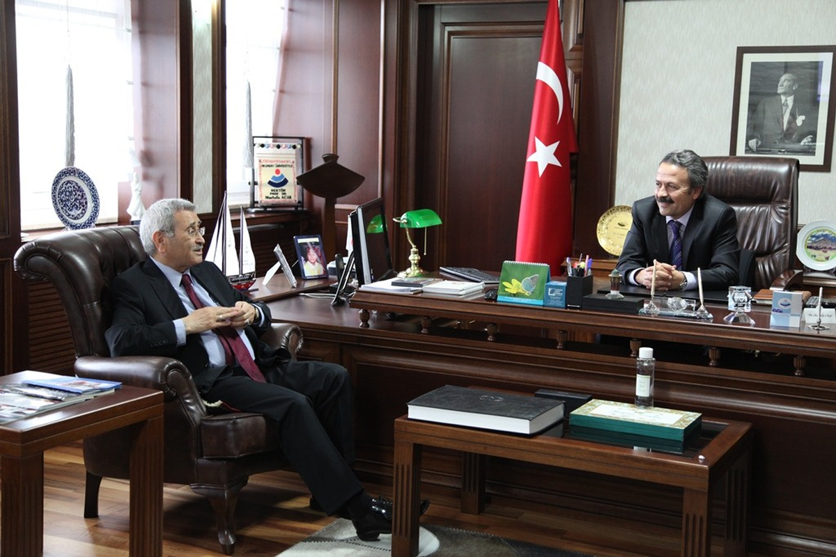 Cumhurbaşkanı Başdanışmanı Yılmaz'dan Rektör Acar'a Ziyaret
