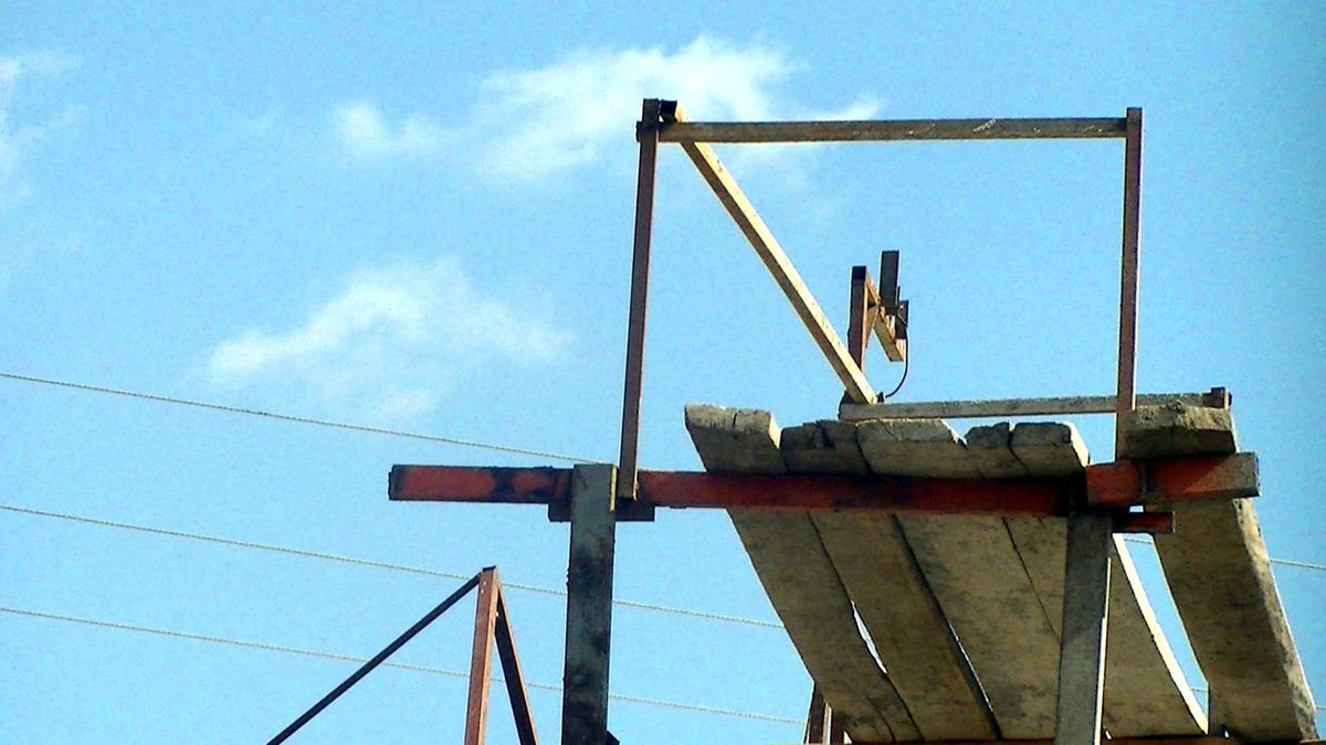 Duvar Ustalarını Elektrik Çarptı: 1 Ölü, 2 Yaralı