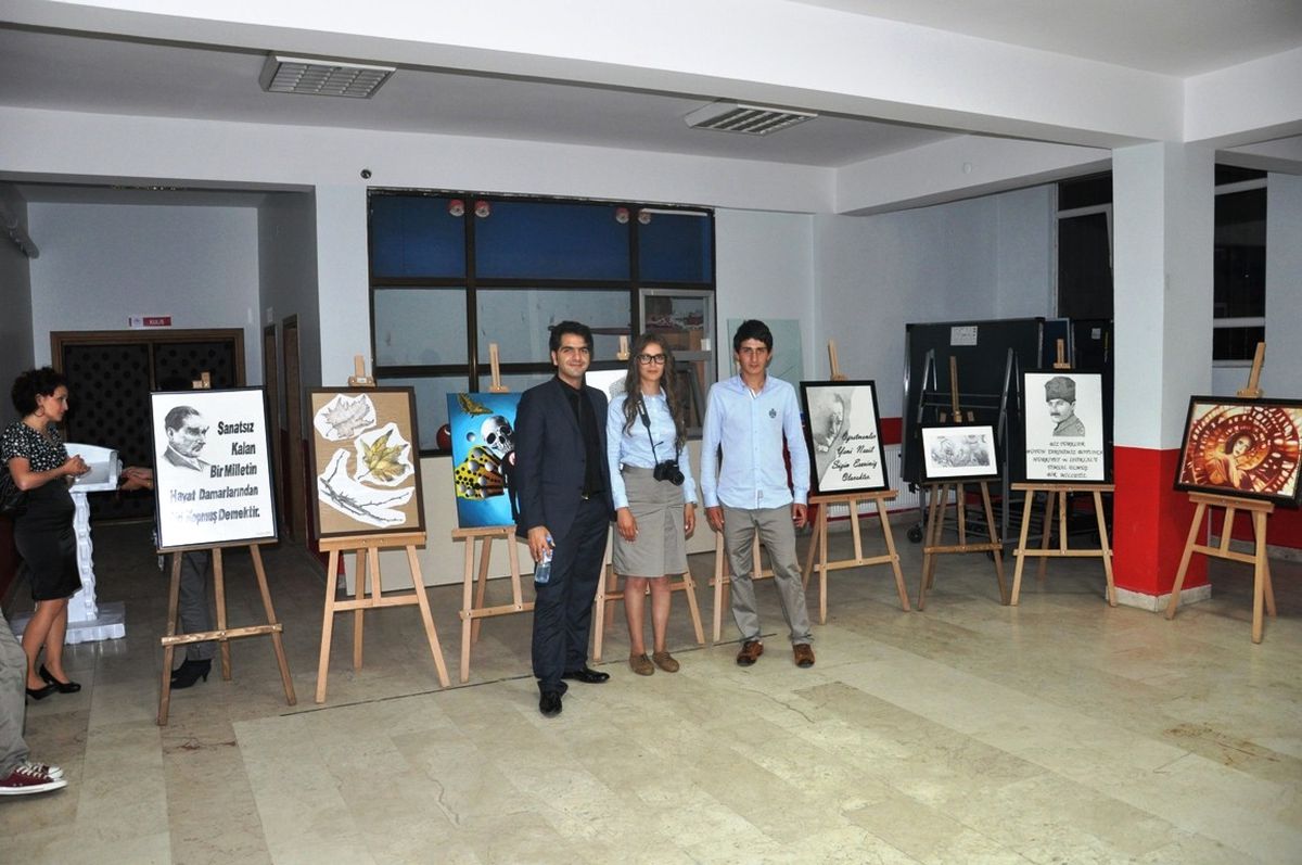 Düzce'de Atatürk Resim Sergisi Açıldı