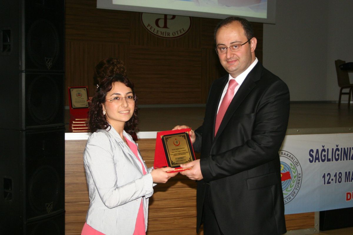 Düzce'de Yılın Ebesi Tuğba Yılmaz