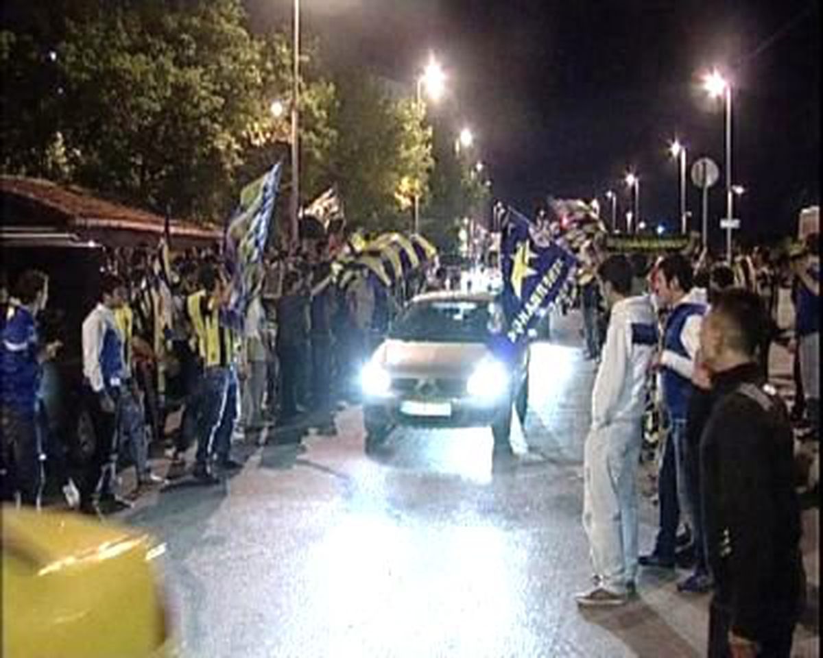 Fenerbahçeliler Metris\'e Koştu