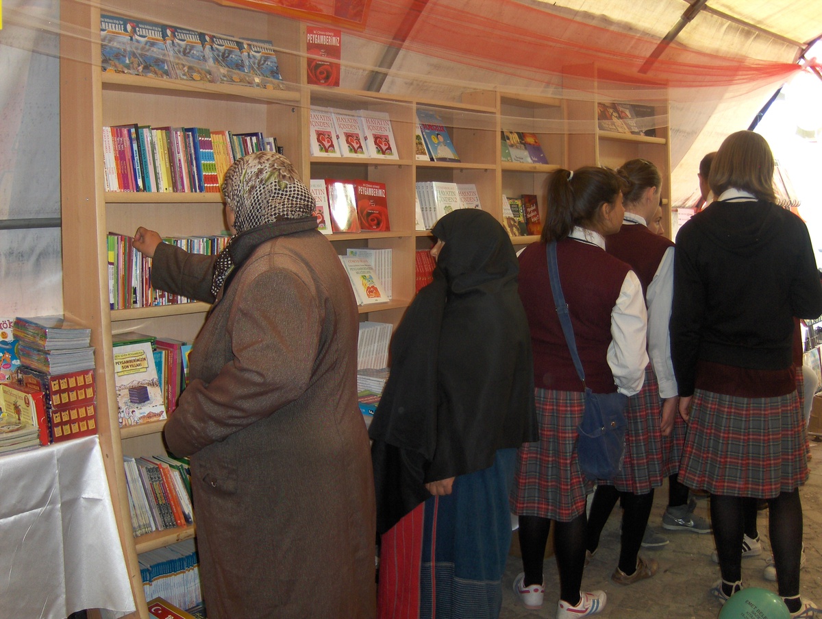 'Gaziemet Kitap Şenliği' Kitap Okuma Günü ile Başladı