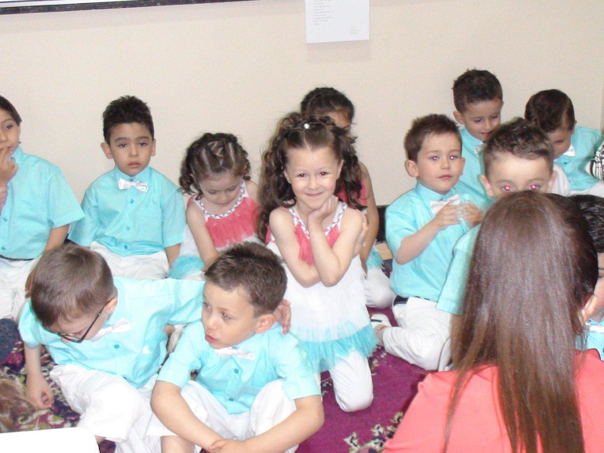 Gediz Hayme Ana Anaokulu Öğrencilerinin Mezuniyet Gecesi Gösterileri Tüm Büyükleri Hayran Bıraktı