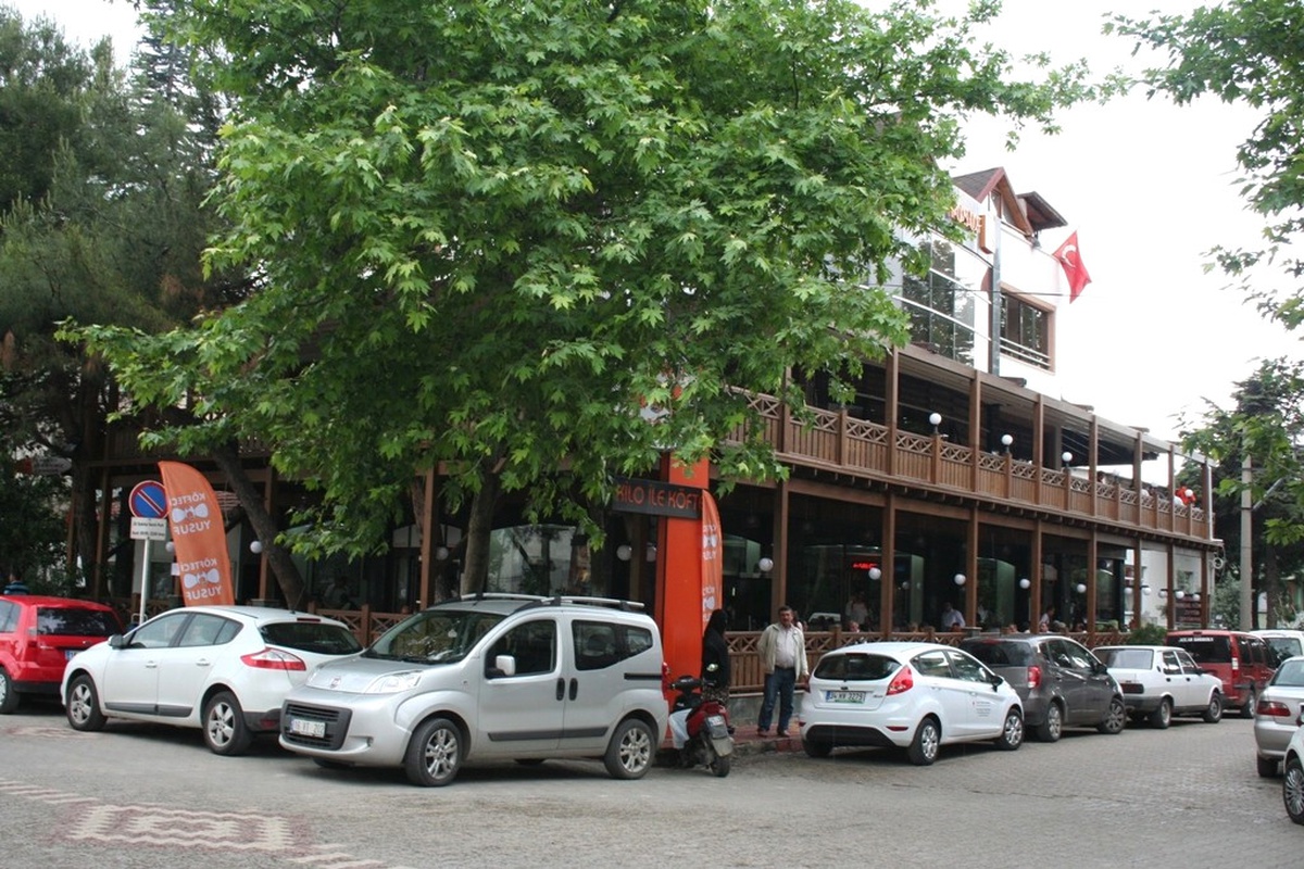 Kaçak Eklenti Yapan Köfteciye Mühür