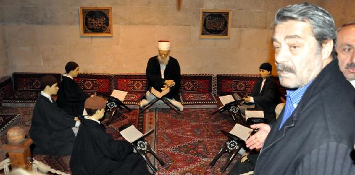 Kadir İnanır: Gerdek Gecesi Sahnesi Var Diye, Nene Hatun Filmini Çektirmediler