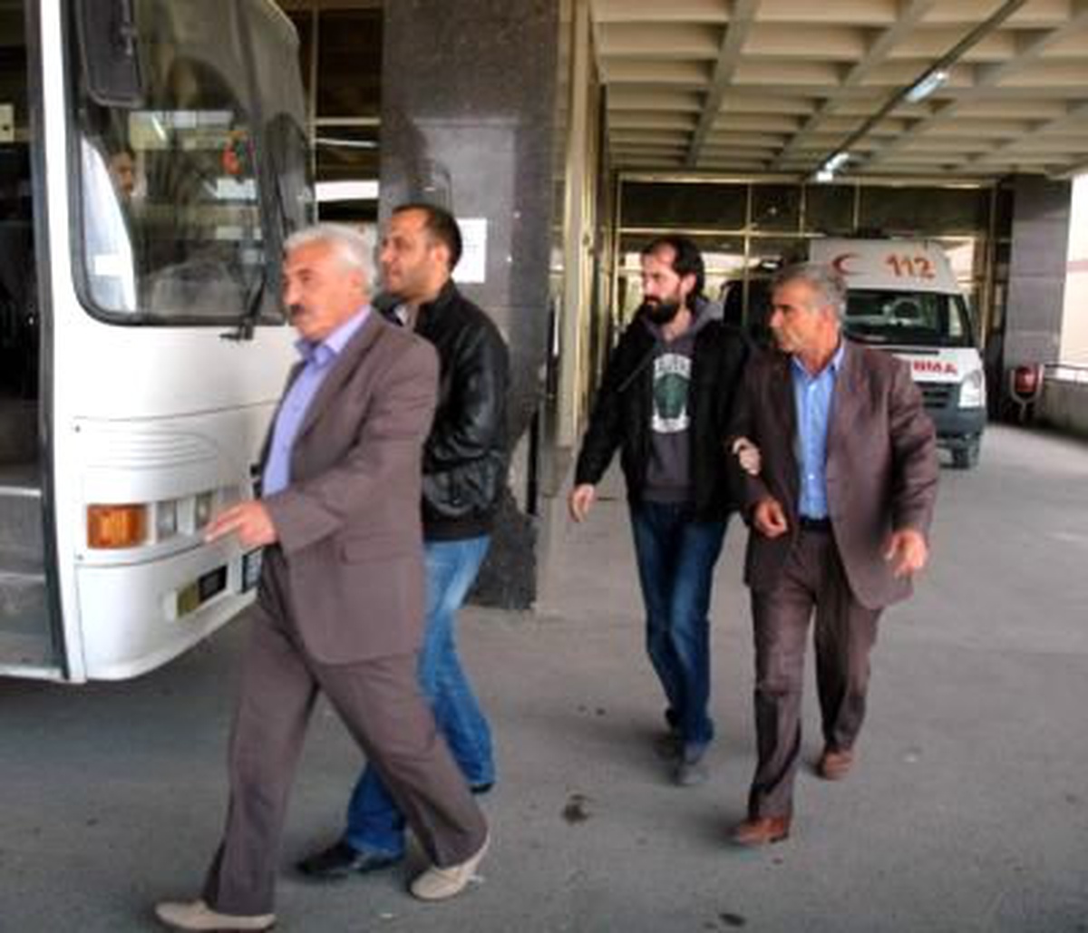 Kck Operasyonunda Yapılan Aramalarda Boru Tipi Bomba Ele Geçirildi