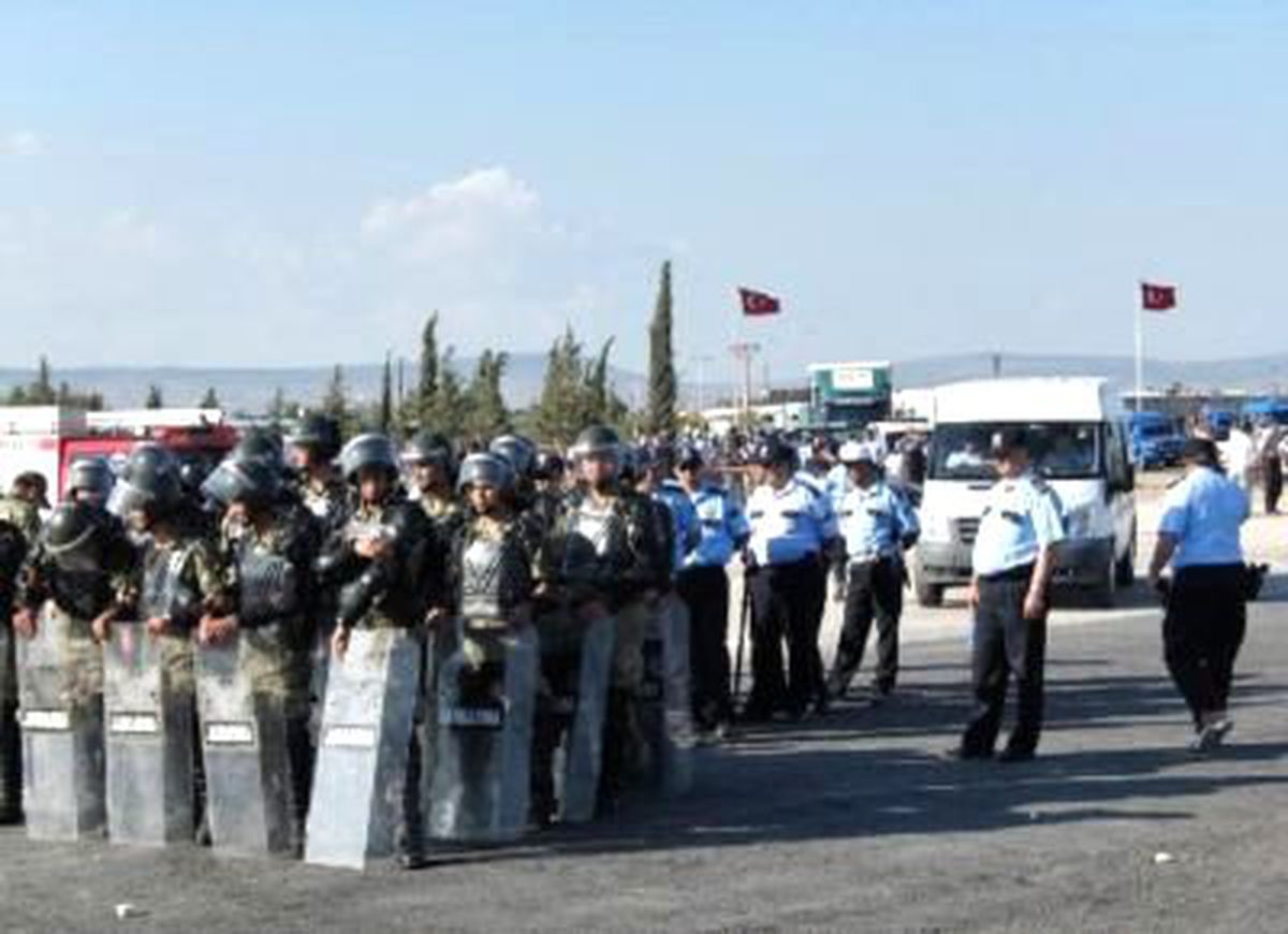 Kilis\'te Konteynır Kentte Gerginlik