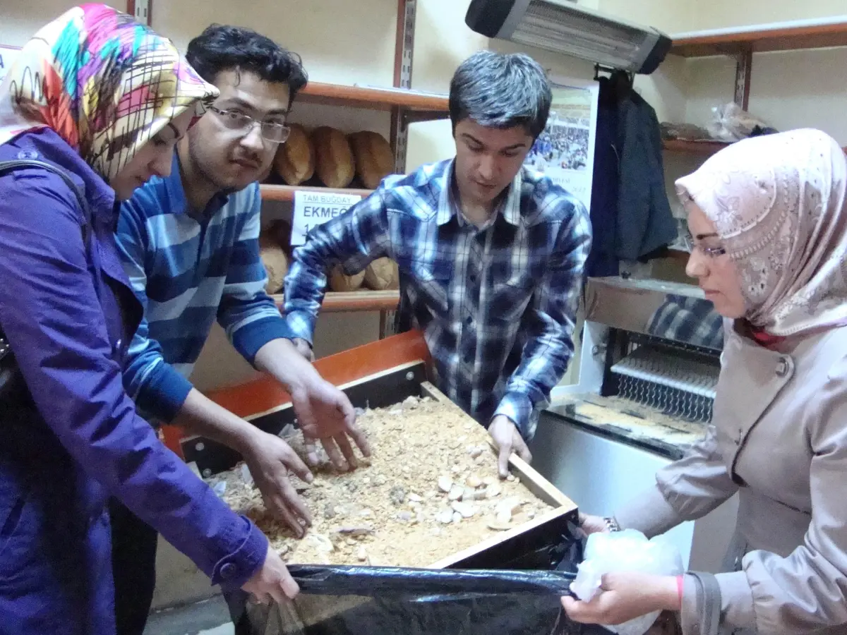 Kırıkkale Üniversitesi Öğrencilerinden Topluma Hizmet Dersi