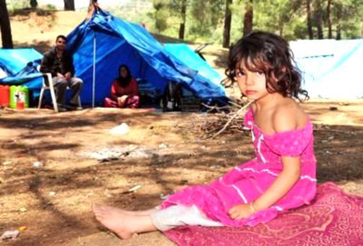 Küçük Melisa, Yokluk İçinde Eriyor