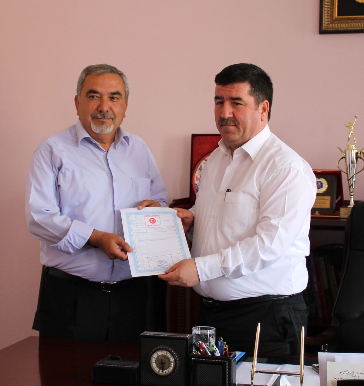 Mut\'ta Hayırsever İş Adamı Okul Yapılması İçin Arsa Bağışladı