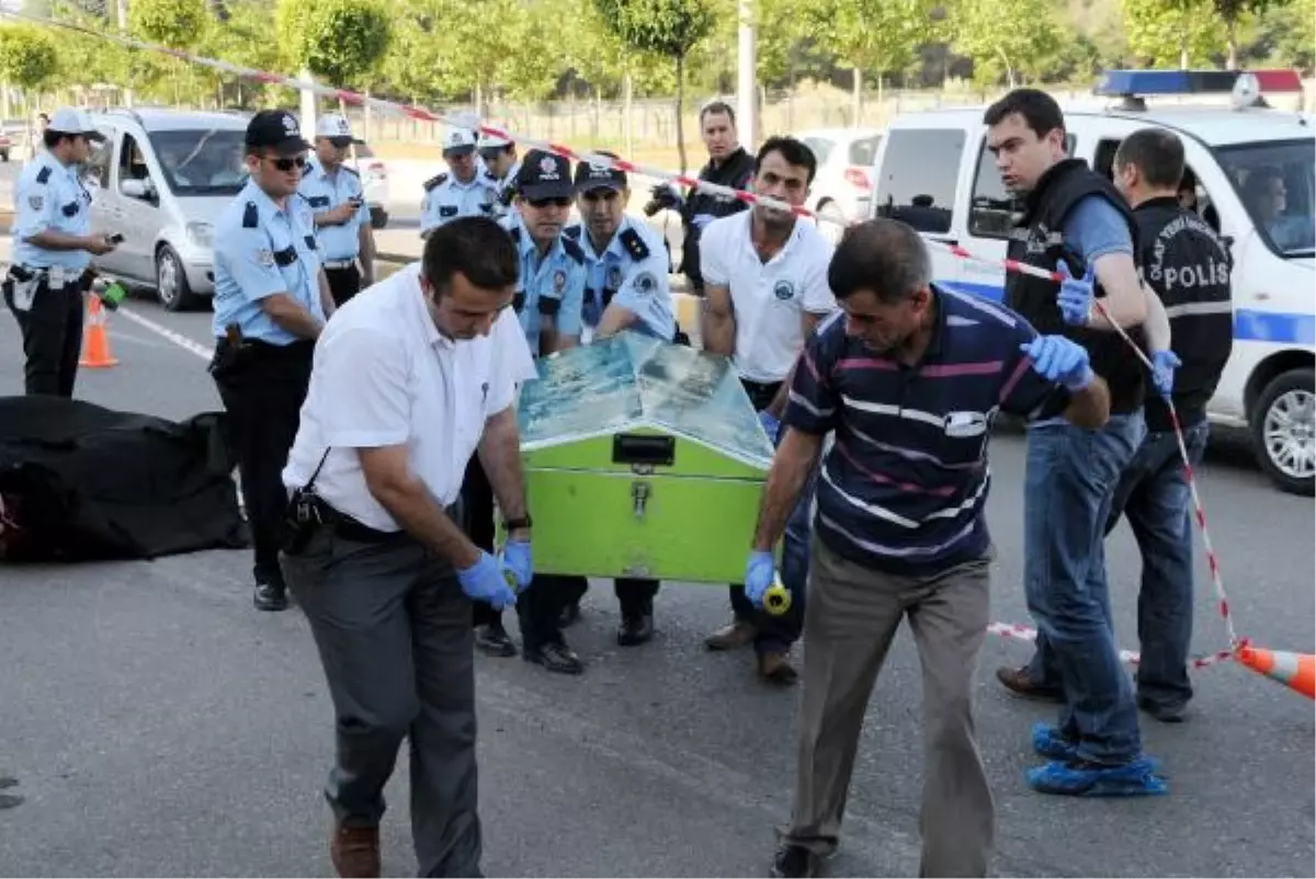 Otobüsün Çarptığı Motosiklet Sürücüsü Öldü