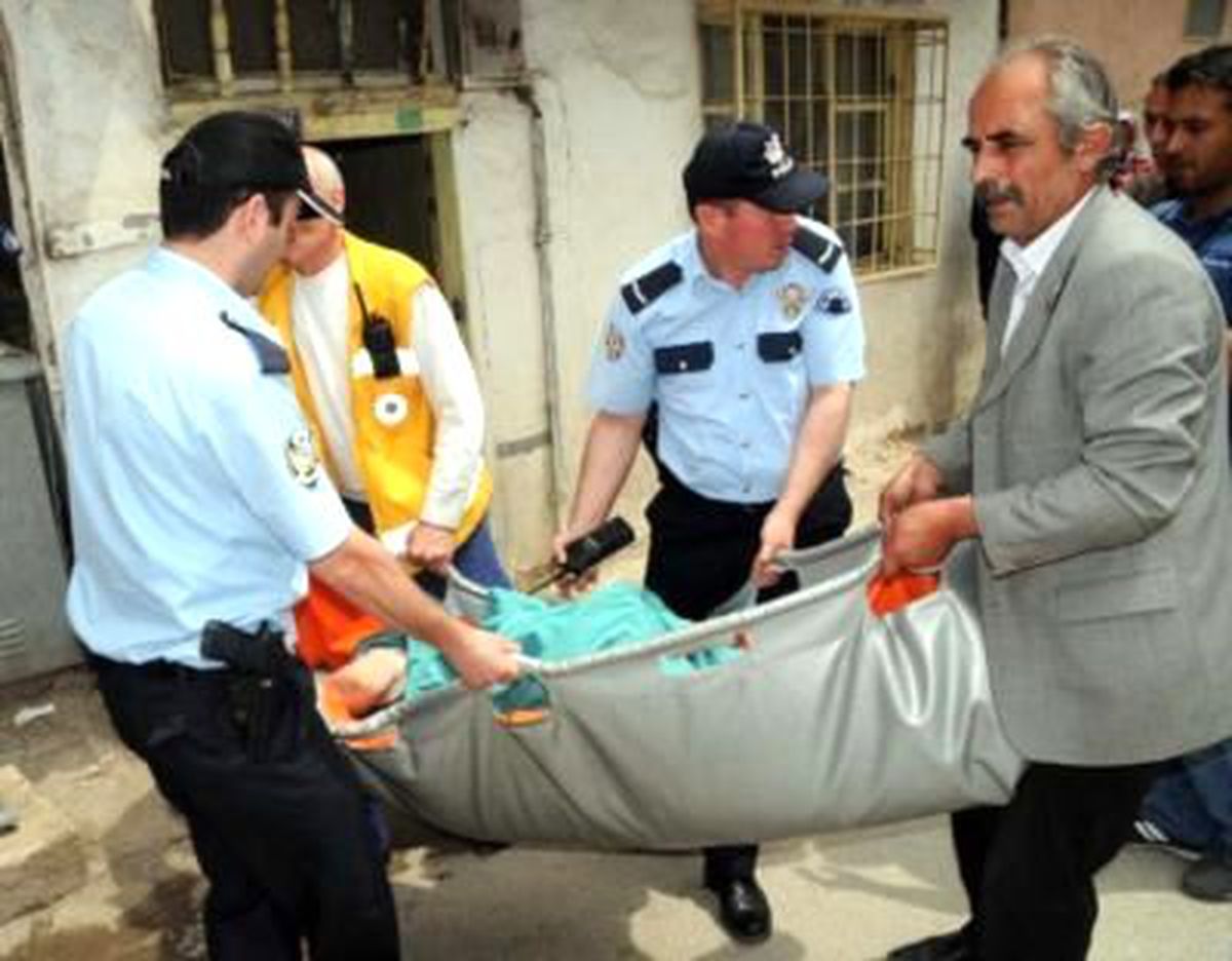 Rahatsızlanan Yaşlı Kadına Polis Yardımı