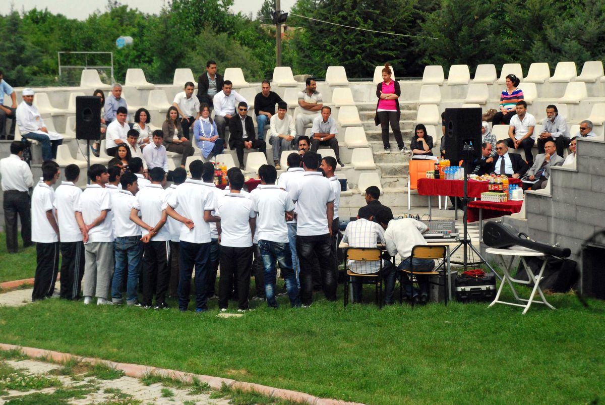 Risk Altındaki Gençlerden Muhteşem Konser