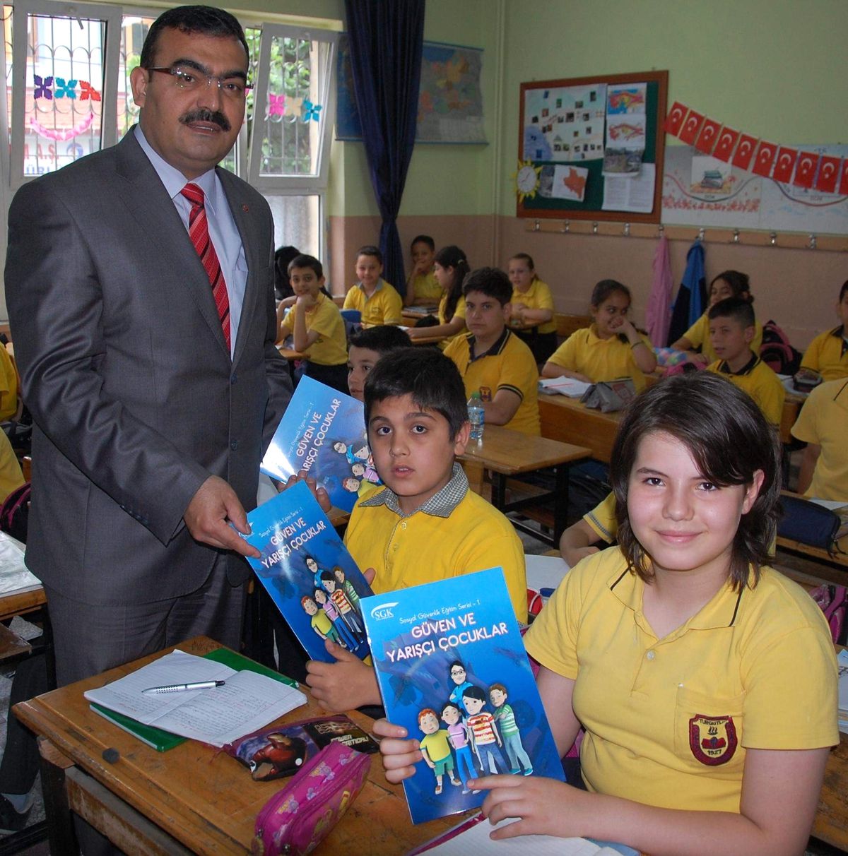Sgk Haftası Nedeni ile Öğrencilere Kitap Dağıtıldı