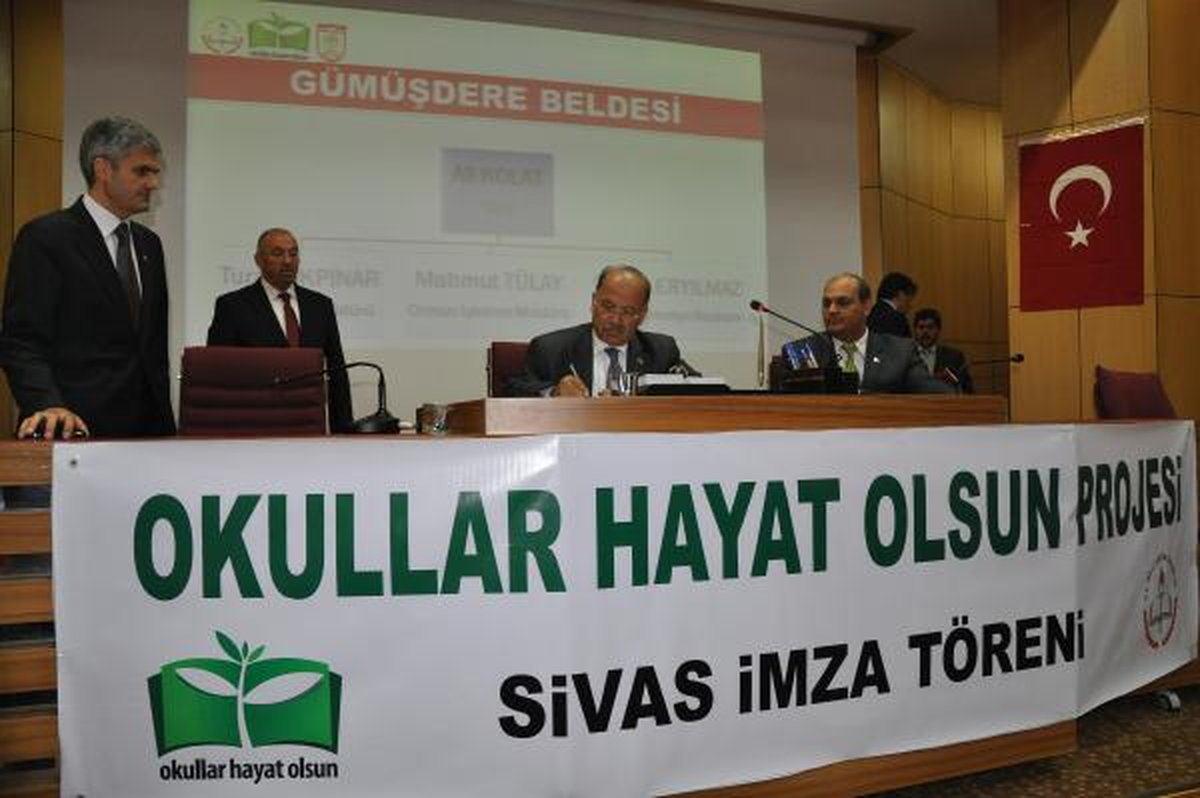 Sivas\'ta Okullar Yetişkinlere Açılıyor