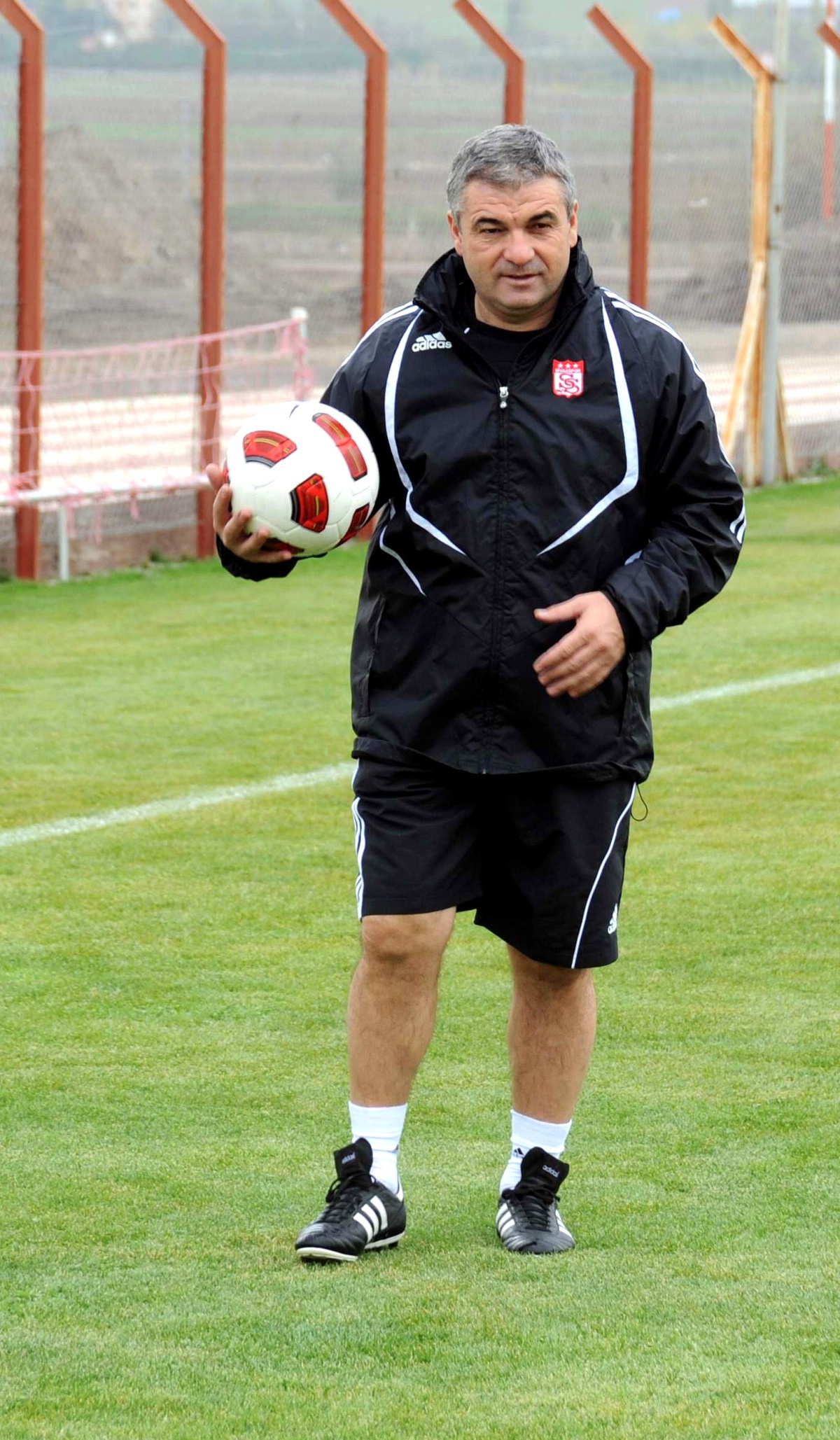 Sivasspor, Rıza Çalımbay ile Sözleşmesini 1 Yıl Daha Uzattı