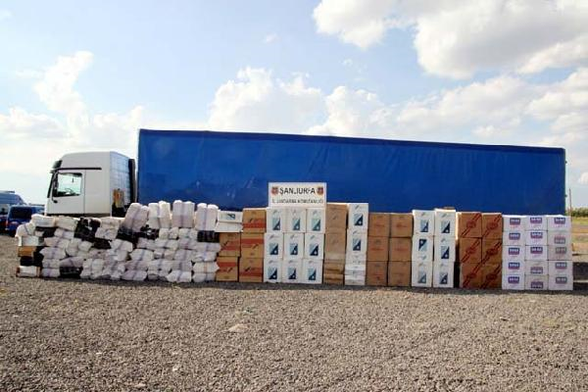 Siverek\'te 200 Bin Paket Kaçak Sigara Ele Geçirildi