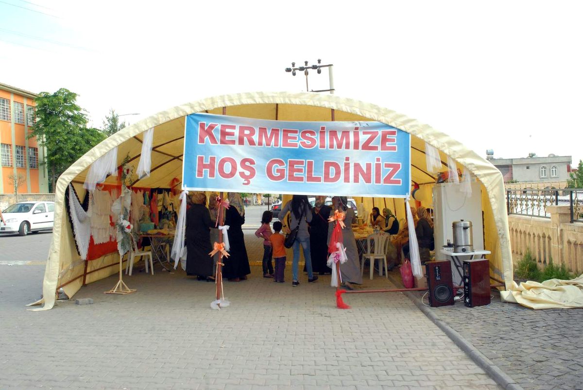 Siverek'te Fakir Öğrenciler Yararına Kermes Düzenlendi