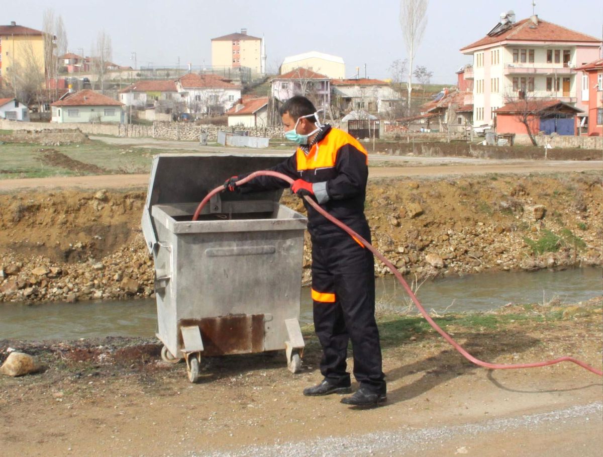 Sorgun'da İlaçlama Çalışması Sürüyor