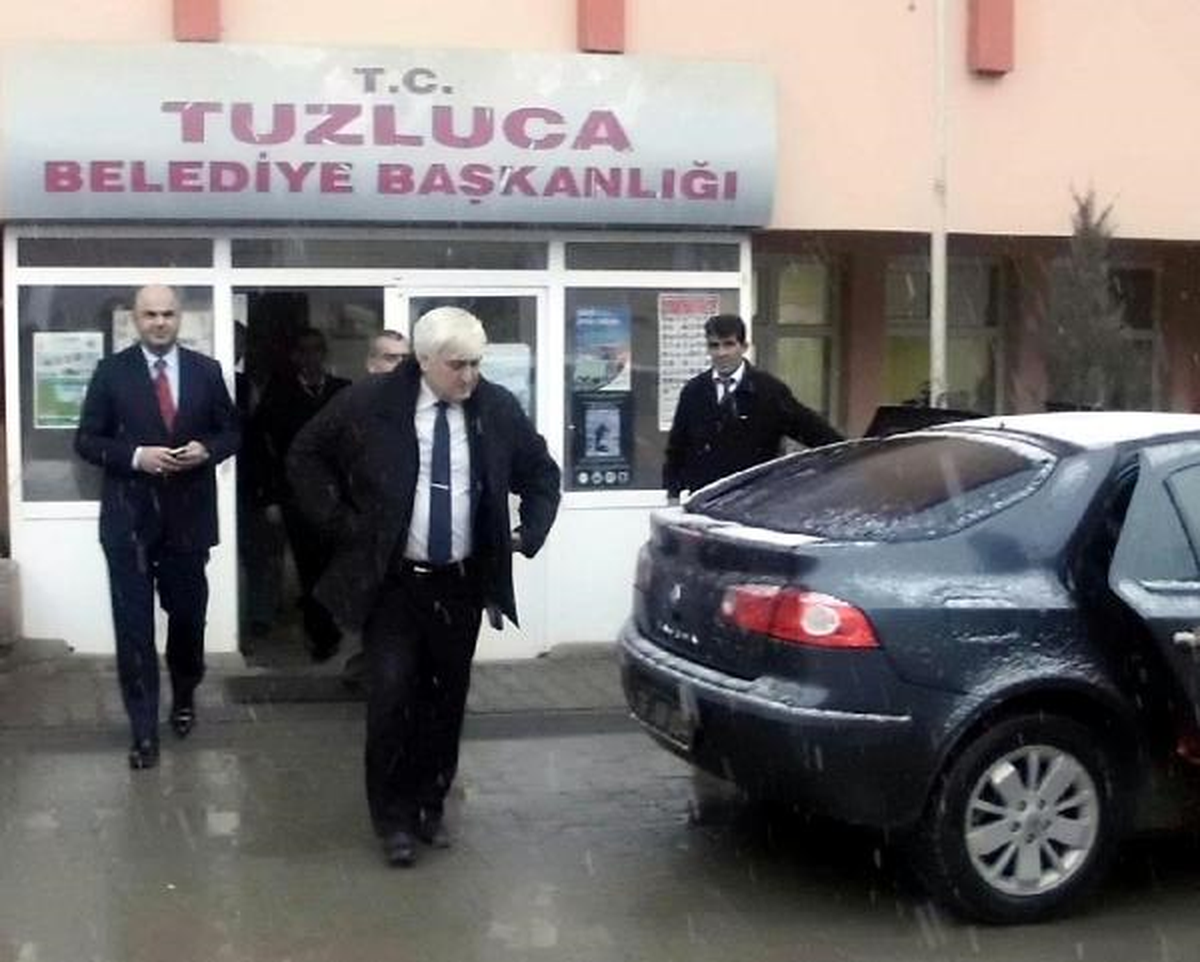 AK Parti\'li Başkan Gözaltında