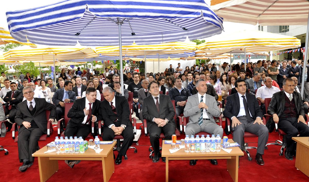 Uşak Üniversitesi'nde 7. Bahar Şenliği Etkinlikleri Başladı
