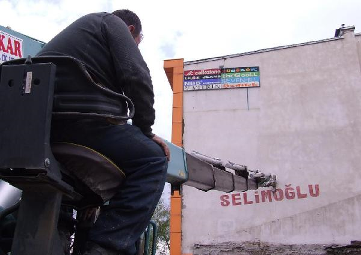 Yıkılma Tehlikesine Karşı Vinçli Önlem