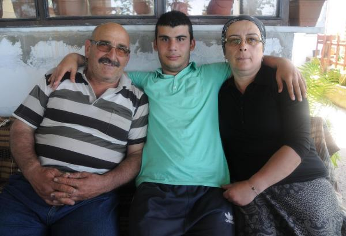 Yılın Annesi, 3 Yıl Sonra Engelli Olduğunu Öğrendiği Evlat Edindiği Çocuğu Geri Vermemiş