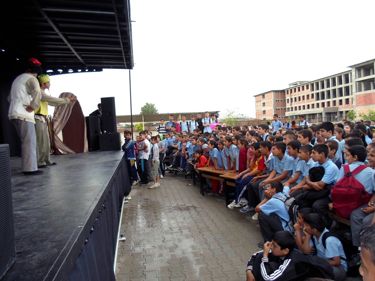 Adana'da Sinema ve Tiyatro İzlemeyen Kalmayacak