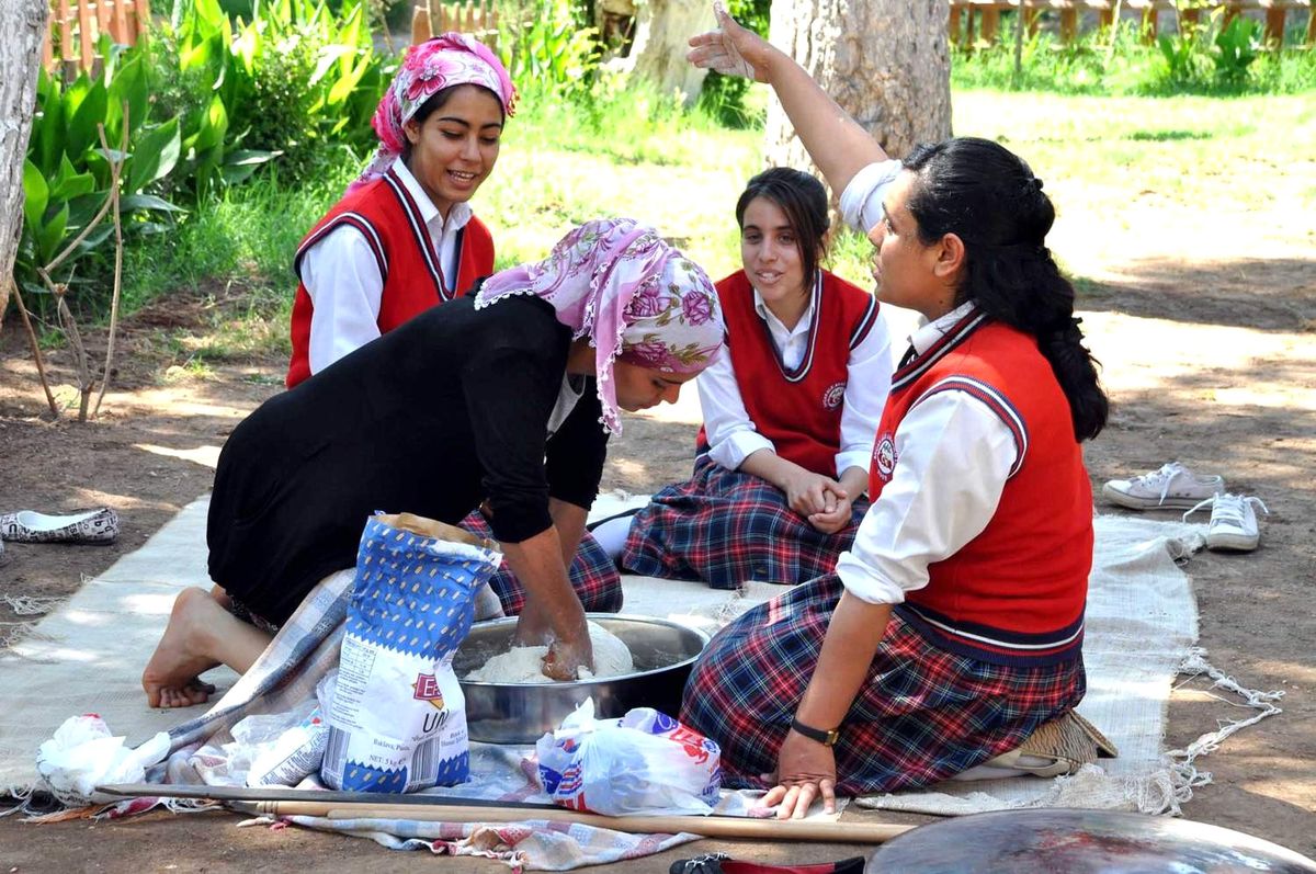 Akçakale Anadolu Lisesi Öğrencileri Kermes Düzenledi
