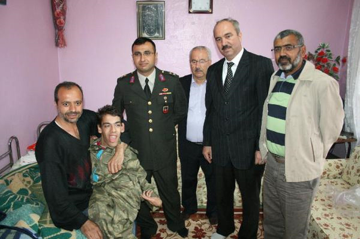Askeri Üniforma Yüzünü Güldürdü