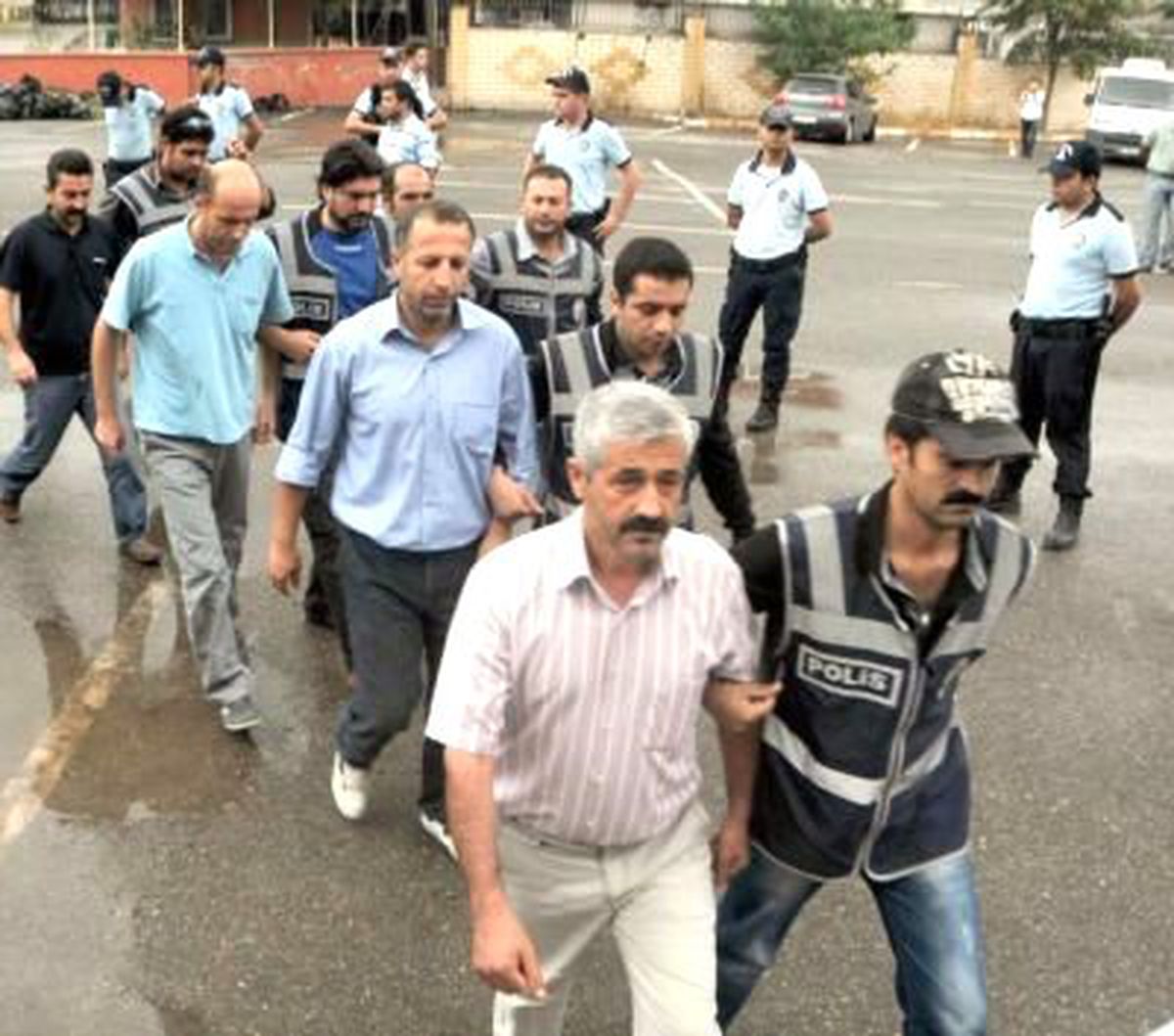 Balıkesir\'deki Terör Operasyonunda 7 Kişi Tutuklandı