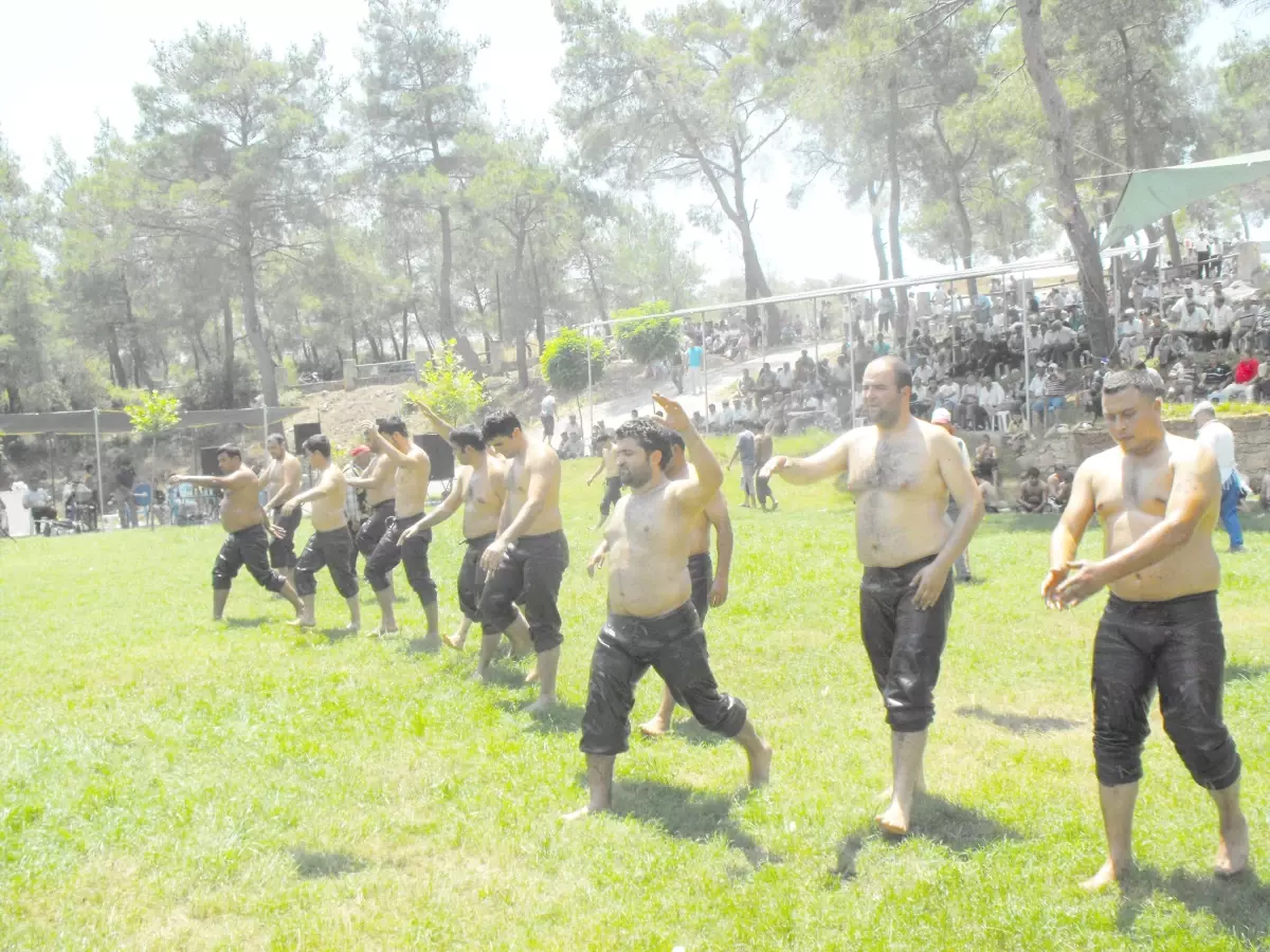 Çömlekçi\'de Yağlı Pehlivan Güreşi Hazırlığı