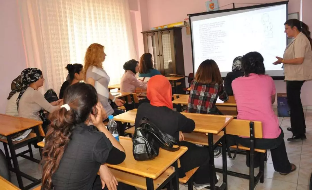 Diyarbakır'da Kadın Anatomisi ile İlgili Seminer Düzenlendi