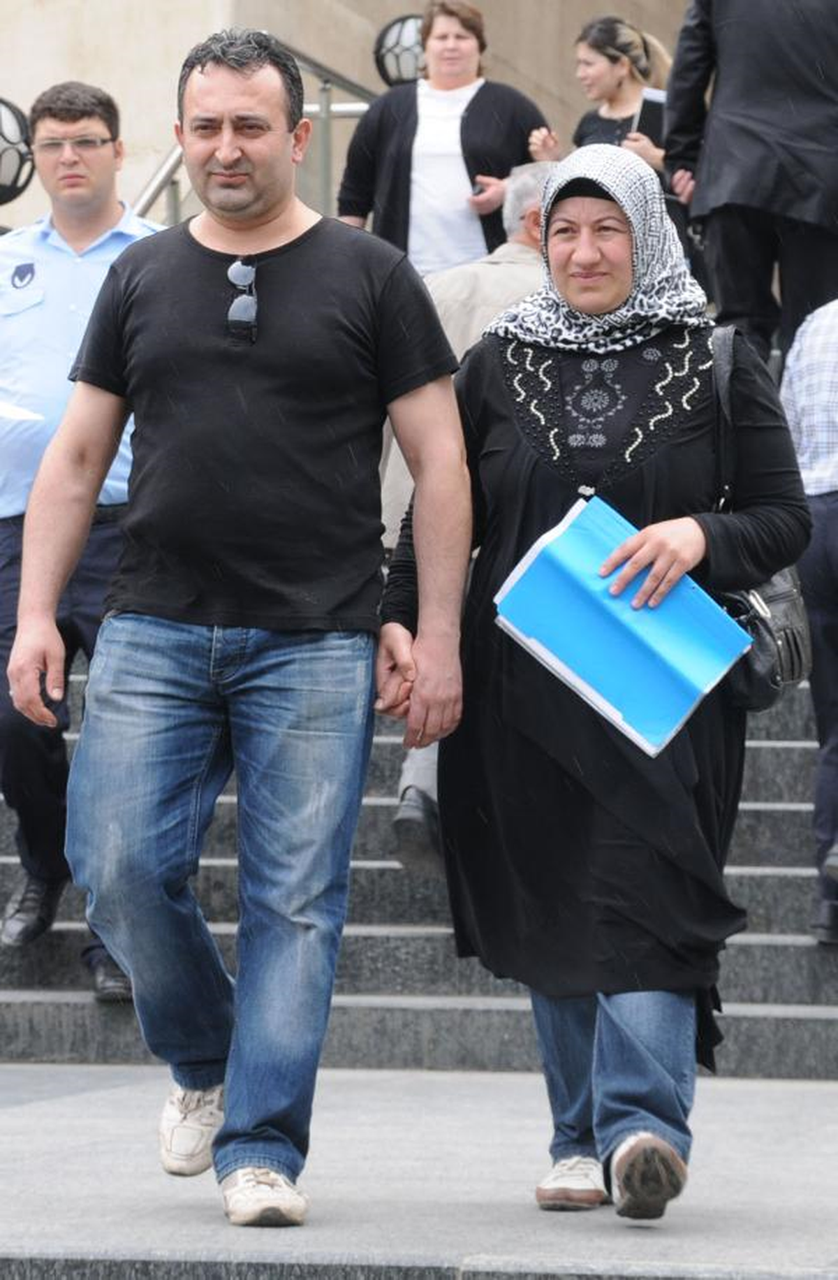 Karnından Gazlı Bez Çıktı