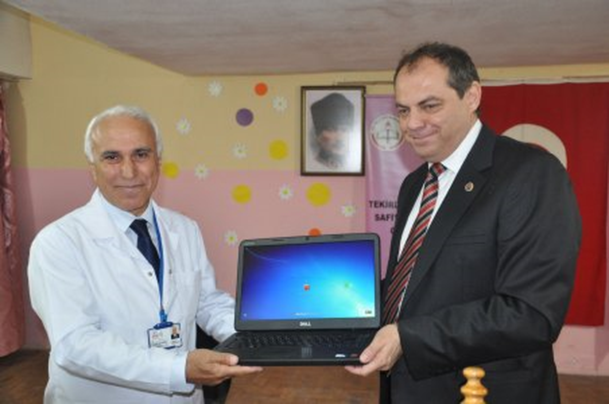 En Temiz Okullara Hediyeler Verildi