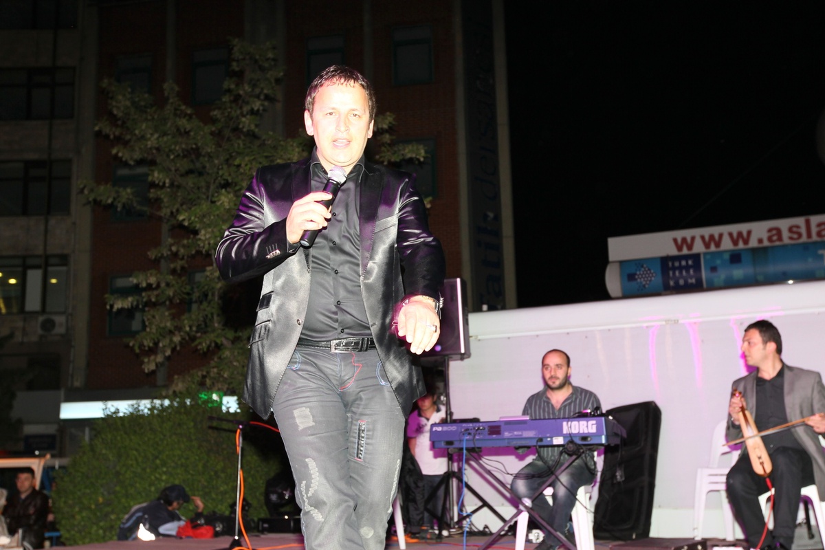 Gebze Cumhuriyet Meydanı'nda Gençlik Coşkusu Düzenlendi