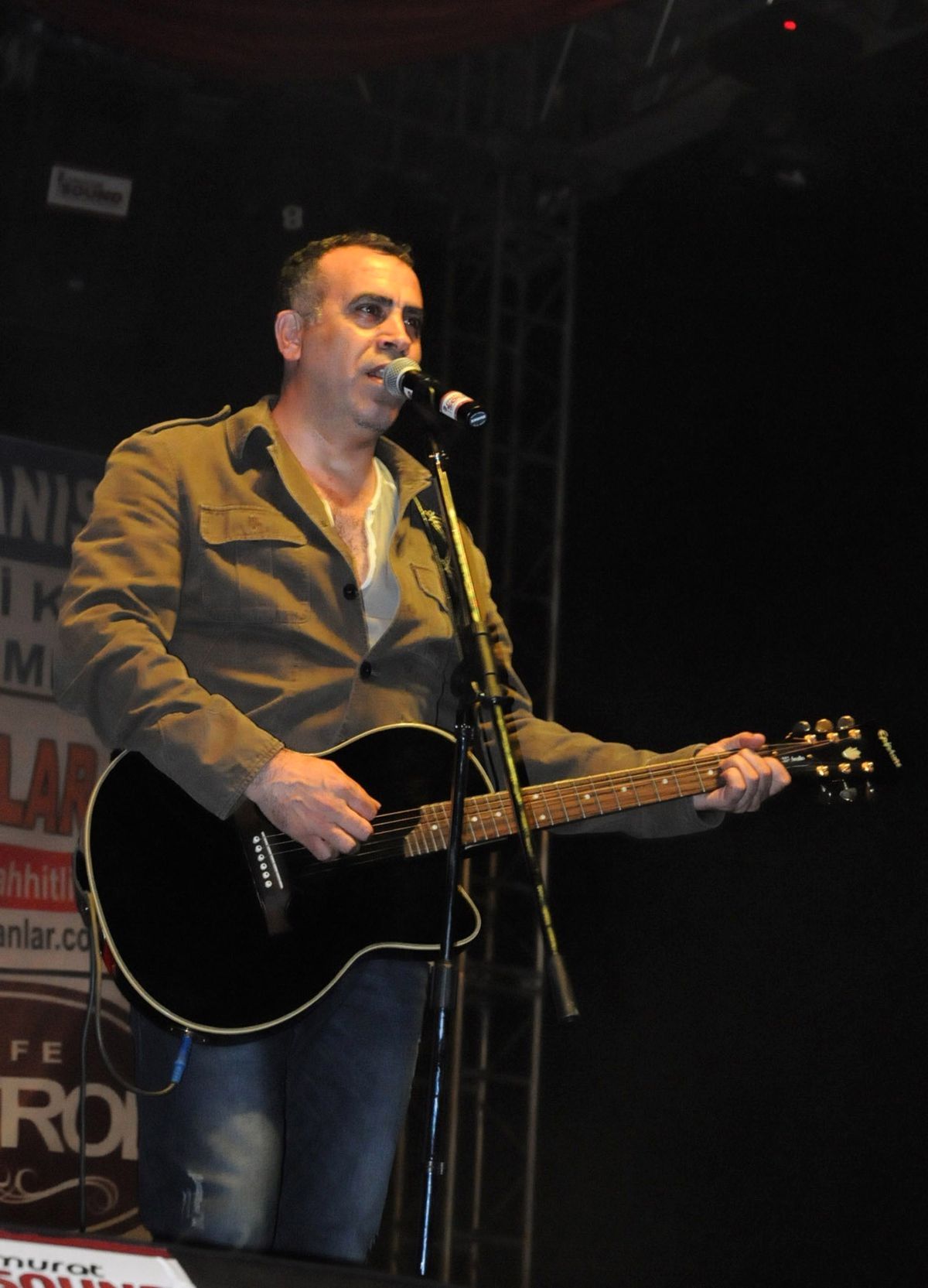 Haluk Levent Bucuda\'da