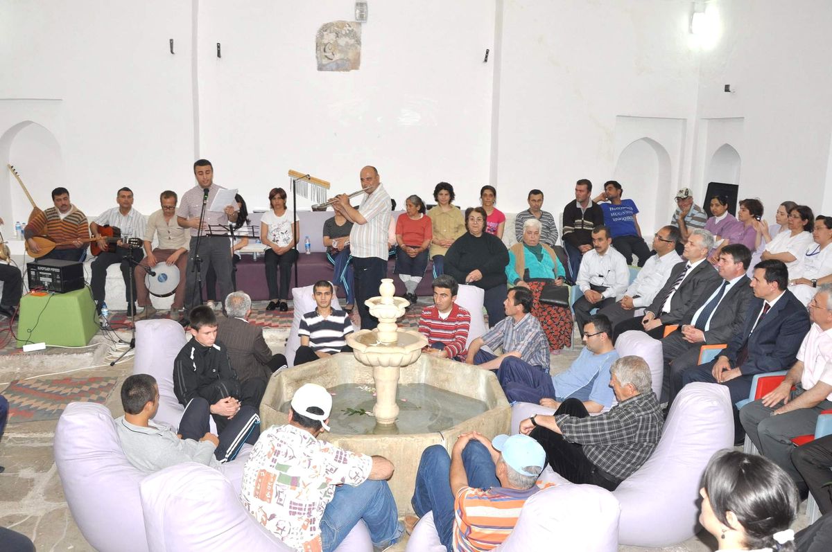 Hastaları Yerinden Kaldıran Konser