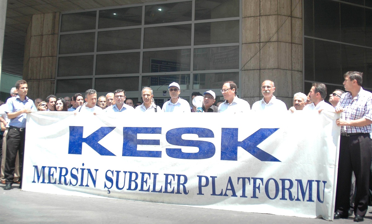 Hükümetin Memura Zam Önerisine Tepkiler Sürüyor
