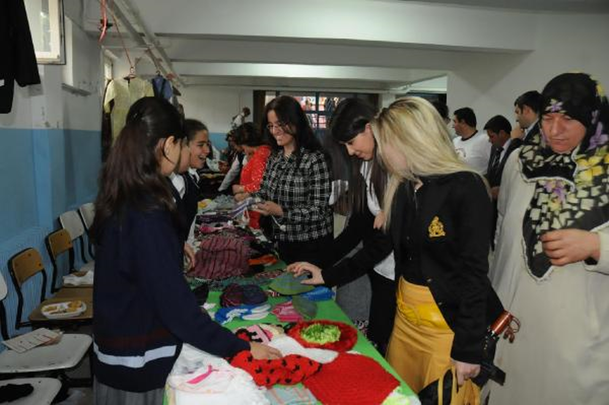 İlköğretim Öğrencilerinden Kermes