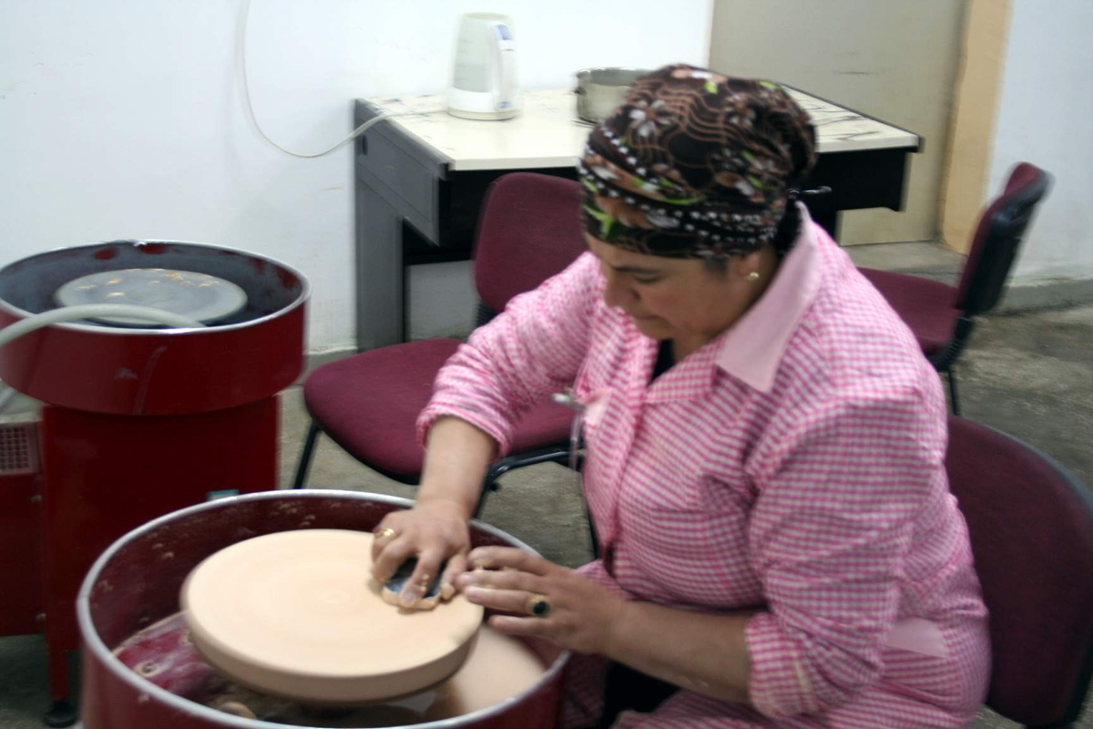 Kars Valisi Obdisyen Taşı Atölyesini Gezdi