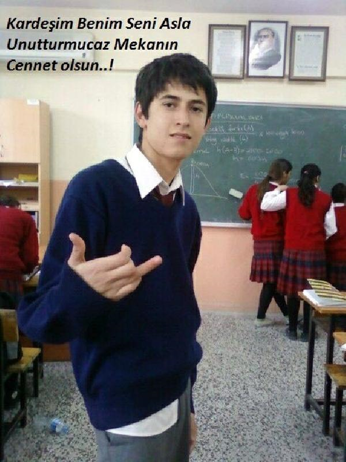 Kasksız Motosiklet Sürücüsü Kazada Öldü
