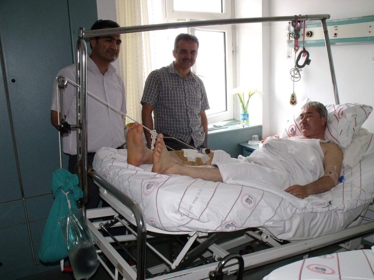 Kaza Geçiren İmama Geçmiş Olsun Ziyareti