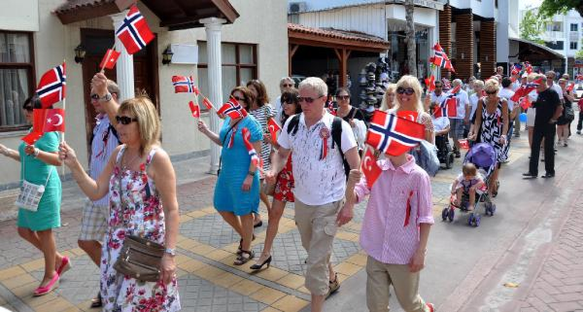 Kemer'deki Norveçlilerin Ulusal Bayram Coşkusu