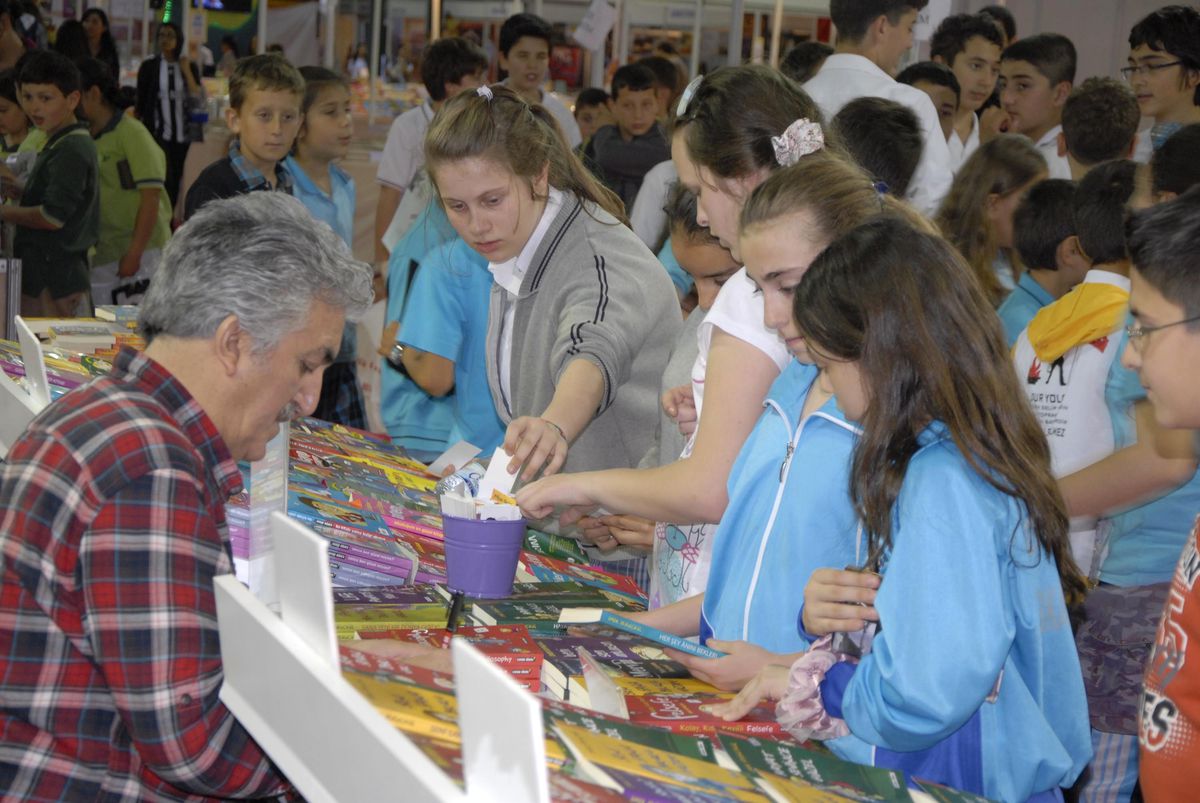 Kocaeli Kitap Fuarını 5. Gününde 198 Bin Kişi Ziyaret Etti