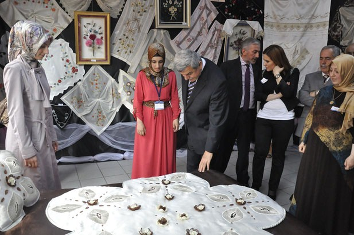 Komek Gölcük Sergisi Açıldı