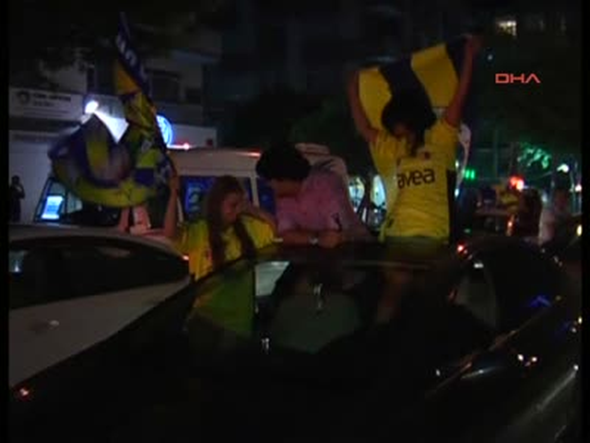 Kupa Kutlamaları Adana\'da Sönük Geçti
