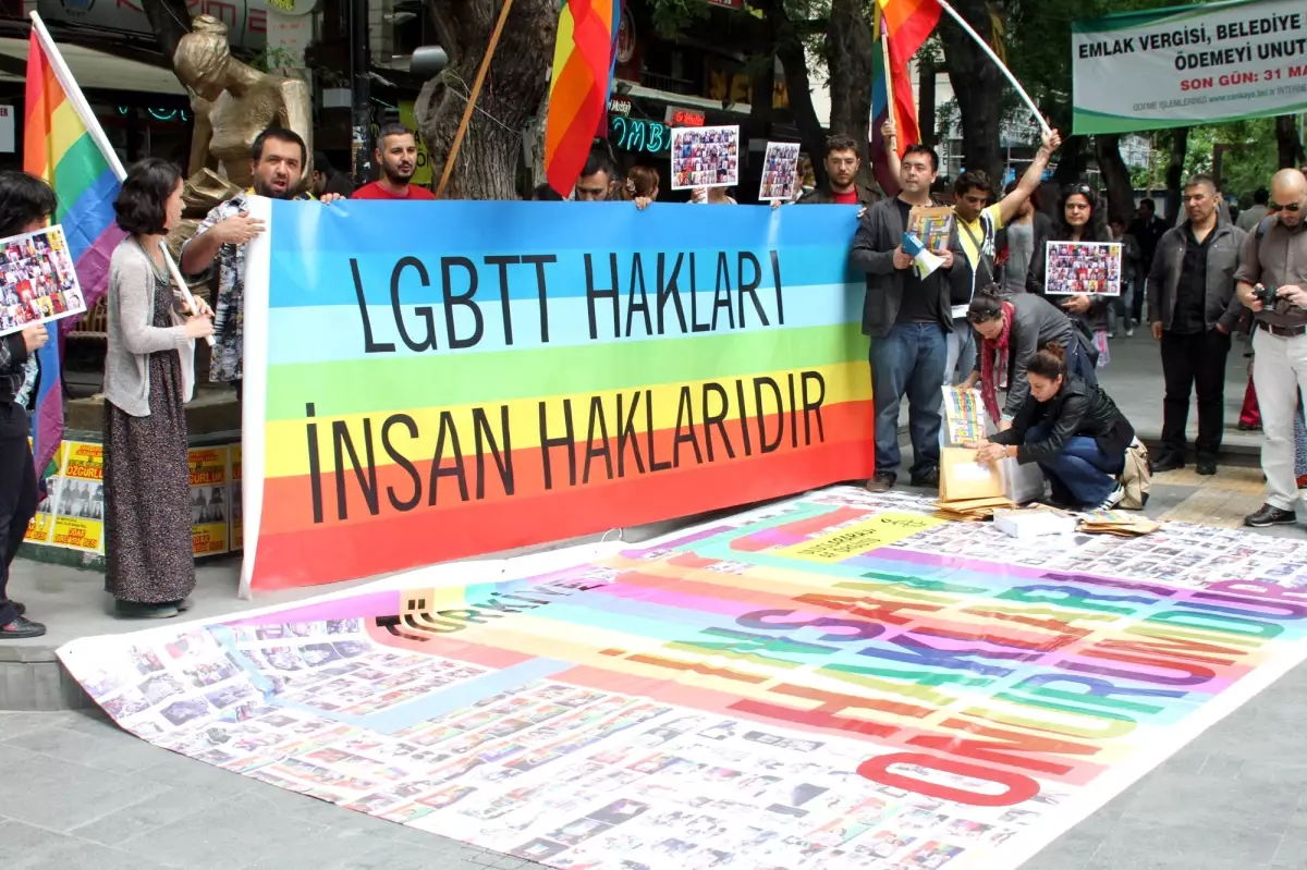 Lezbiyen, Gey, Biseksüel ve Trans Bireyleri Hakları İçin Başbakan\'a 50 Bin İmza