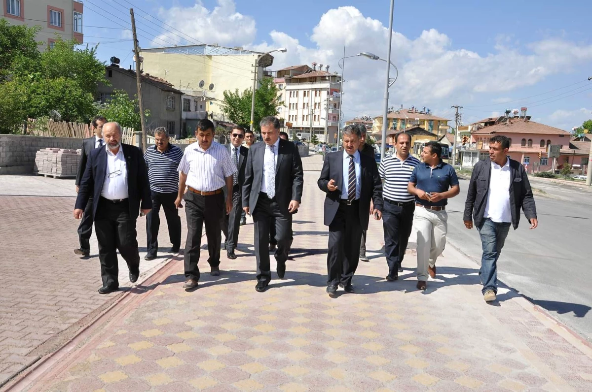 Malatya Belediye Başkanı Ahmet Çakır, İki Mahallede İnceleme Yaptı